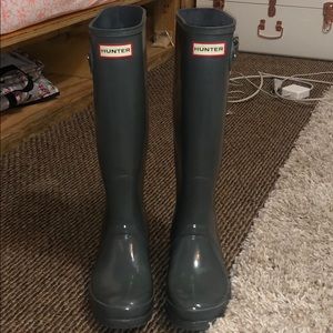 GREY HUNTER BOOTS TALL SIZE 7